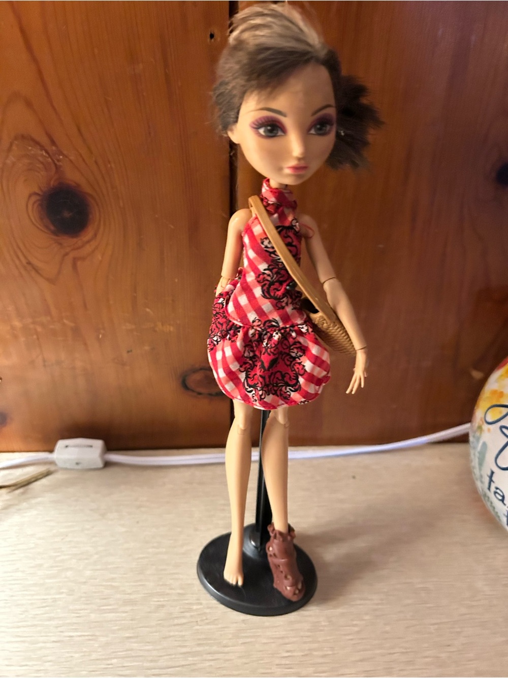 Ever after high doll cerise hood
